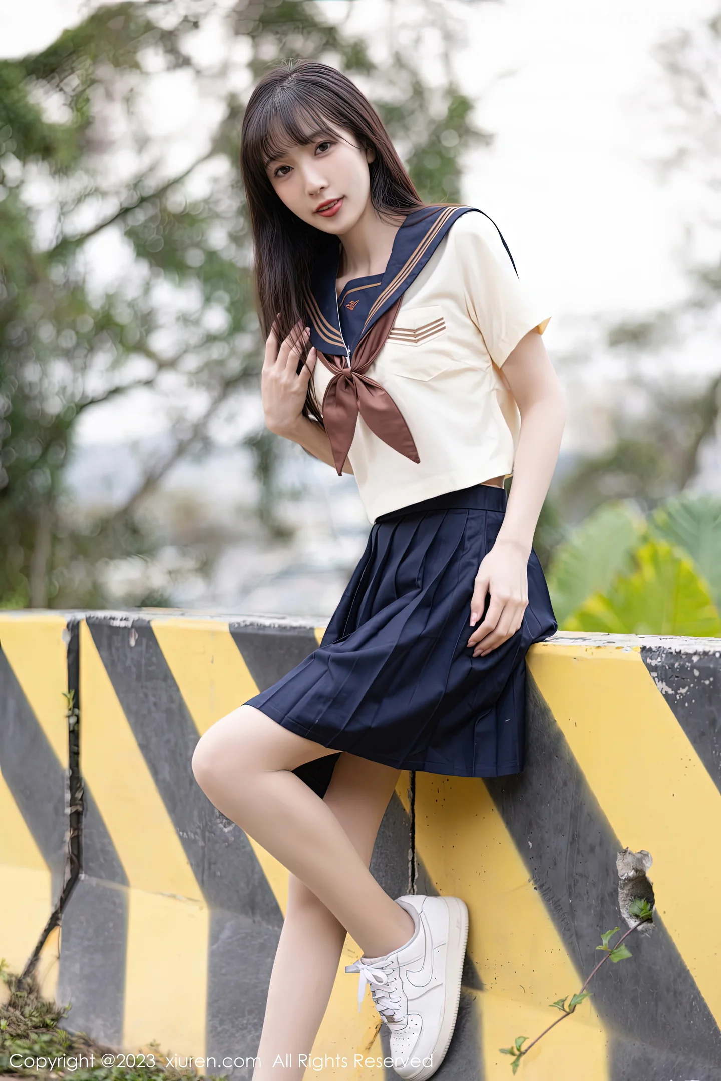 图片[3]-[Xiuren秀人网]2023.01.11 VOL.6116 米娜Mnal 粉色吊带礼服裙加黑色情趣渔网袜性感私房写真集-秀人网官方网站